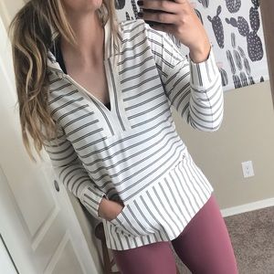 Mello Day hoodie with pockets